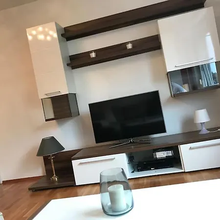 Neben Dem Lkh Und Der Medizinischen Universitaet * Graz