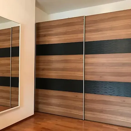 Neben Dem Lkh Und Der Medizinischen Universitaet * Graz